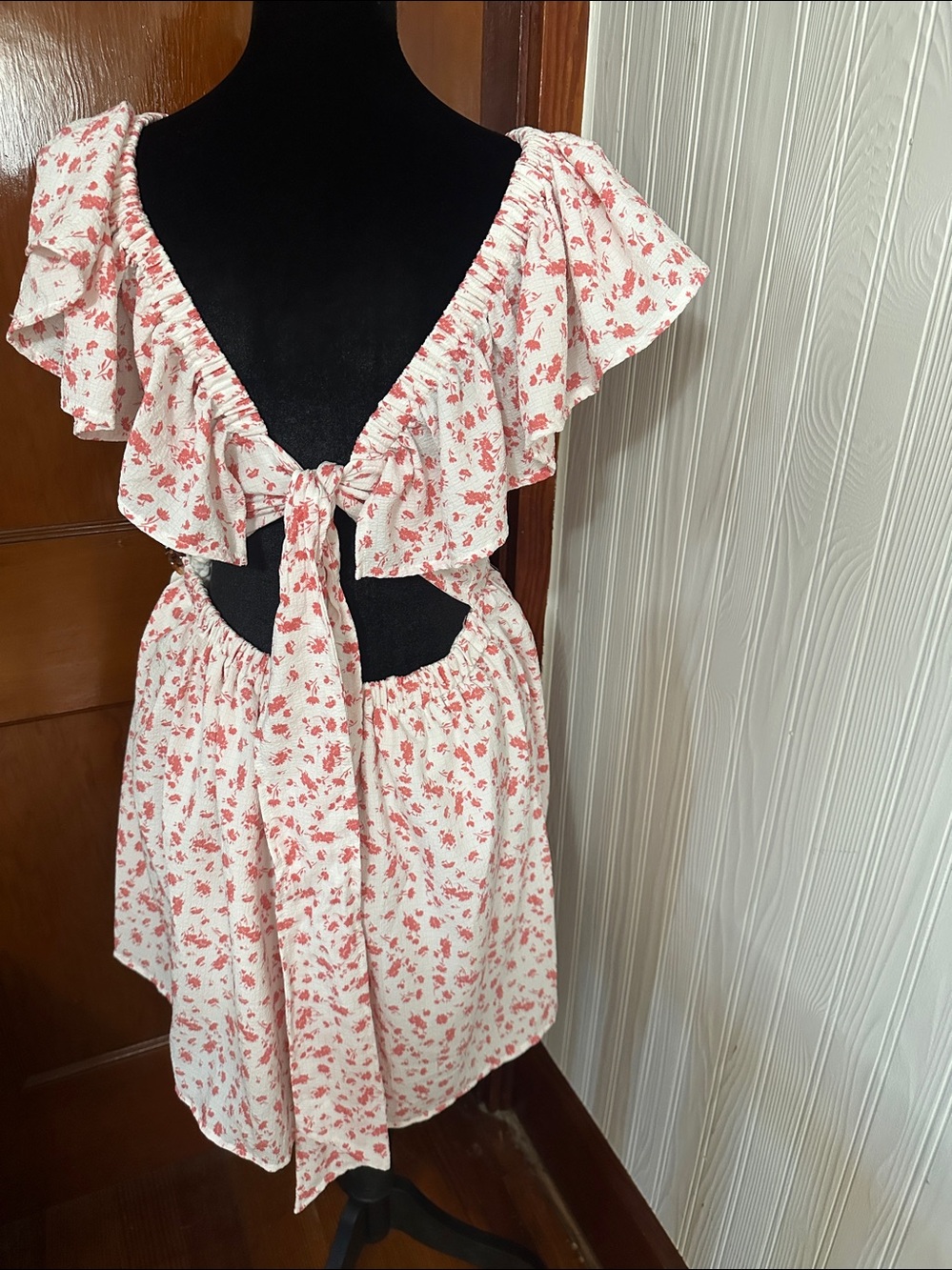 Pink Floral Ruffle-Sleeve Dress - Picture 3 of 3